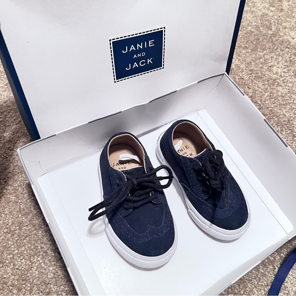 Janie & Jack Suede Wing Tip Baby Toddler Sneaker Size 5 like new $36 ships free